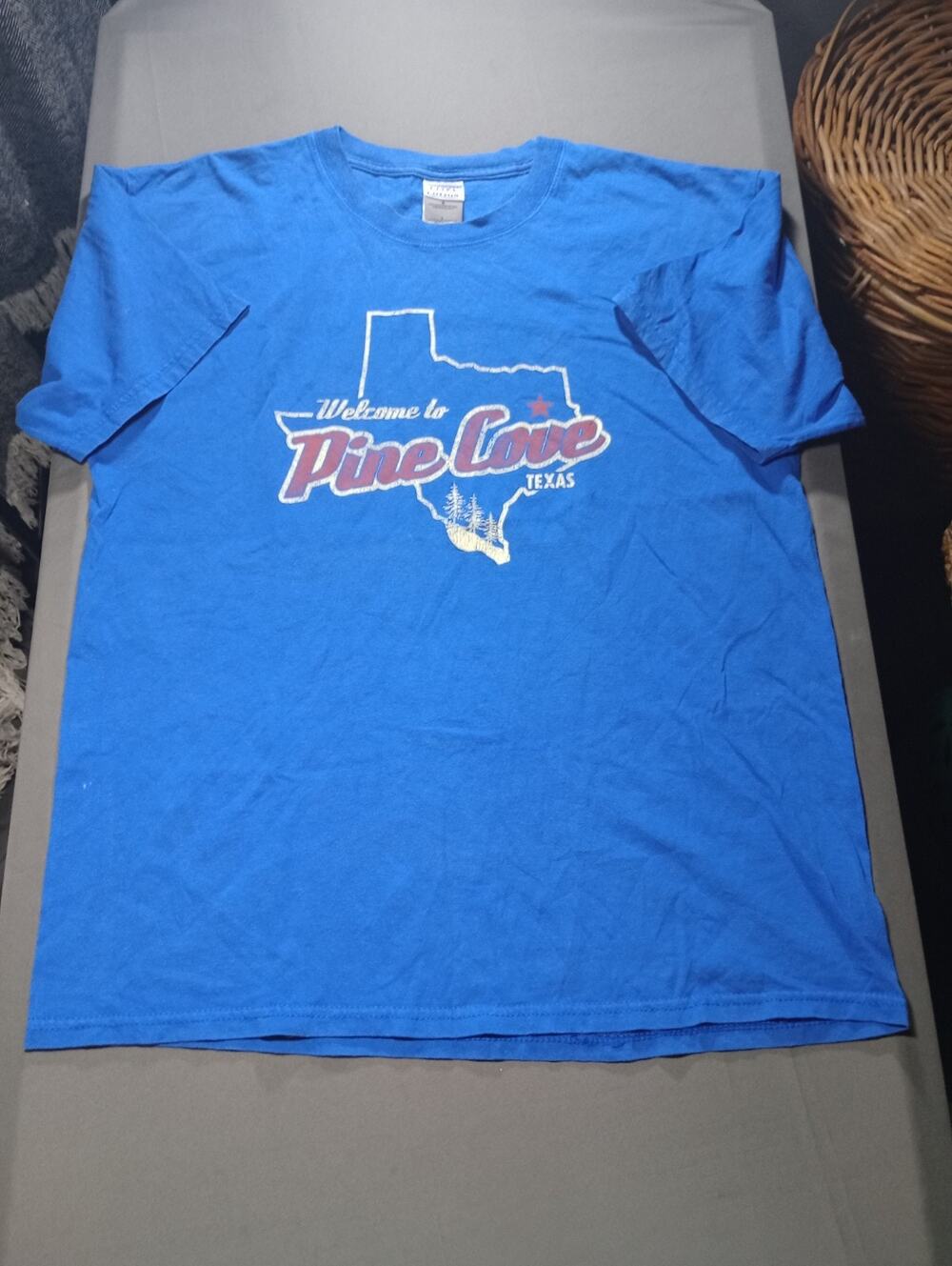 Pine Cove Texas Distressed T Shirt Men's Size Large